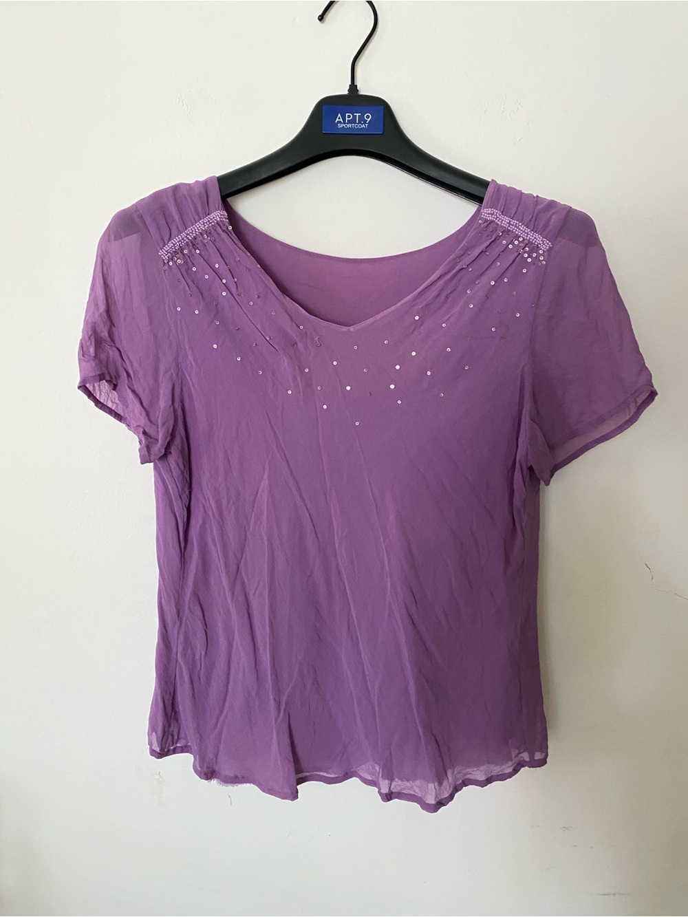 100%silk Women's Purple V-Neck Embellished Short Sleeve Top